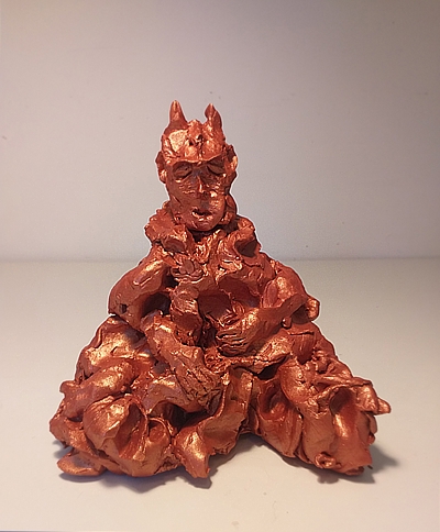 Didascalia immagine: Angela Maria Piga, "Yoga Suite", 2020, terracotta, cm 18 x 16 x 12,5